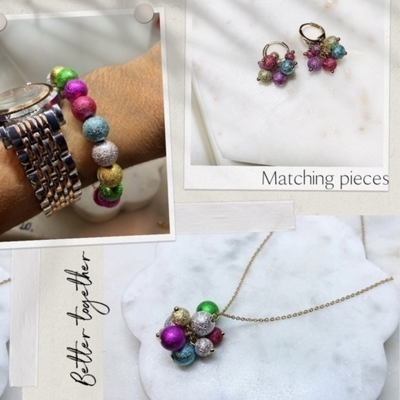 CARLA Petite Colorful Hoops - Picture 3 of 3